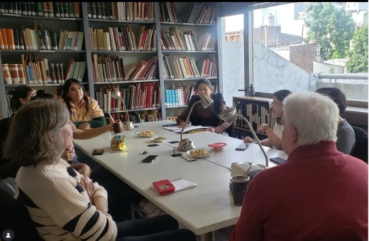 Visita a nuestra biblioteca